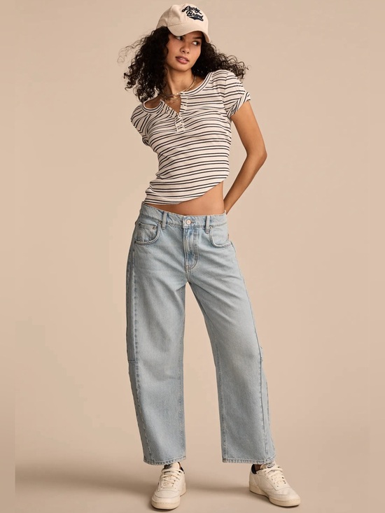 Lucky Brand Denim - Lucky Brand Distressed High Rise Barrel-Leg Jeans •        Size 10/30 NWT
